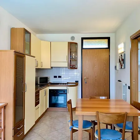 Fresh Apt *